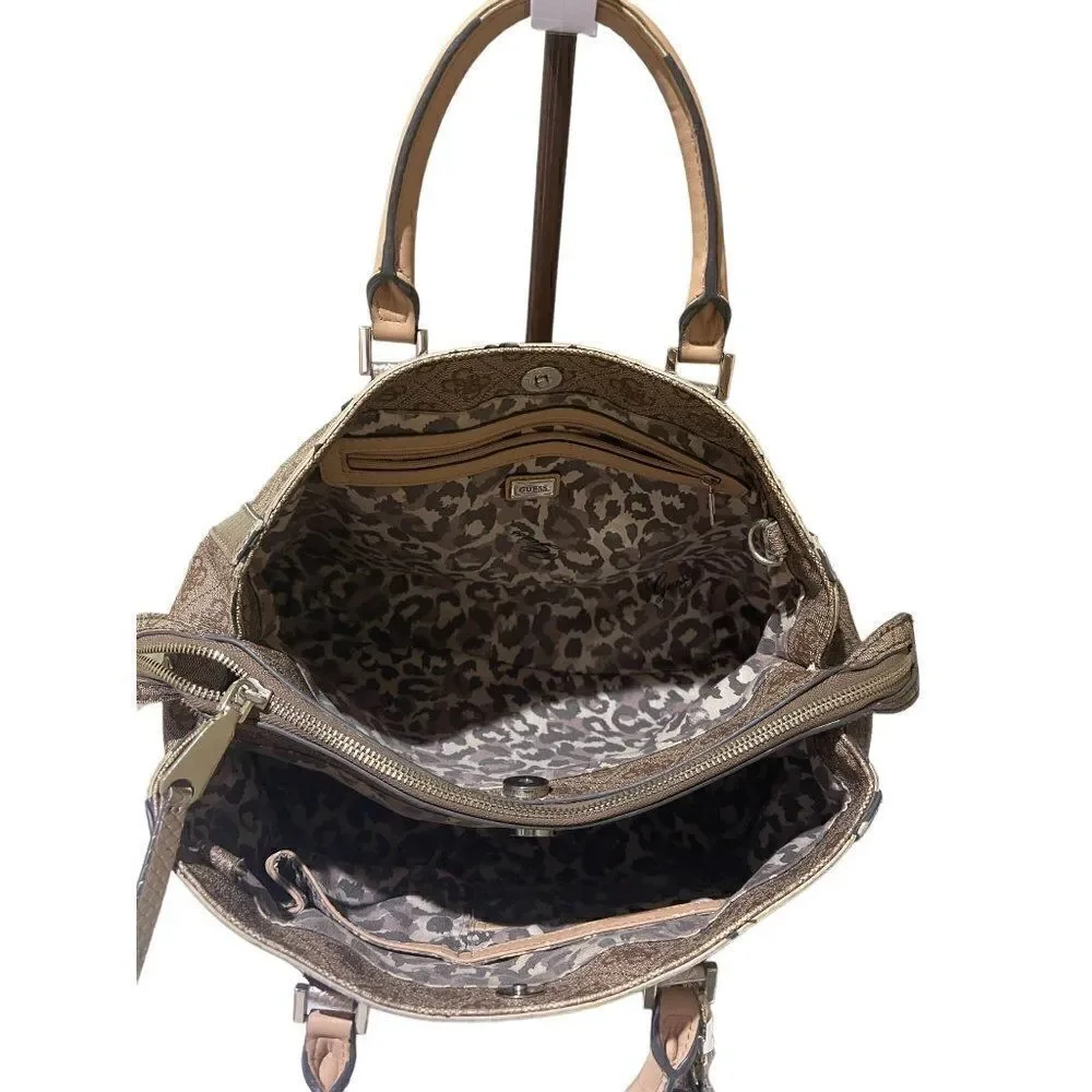 Guess Scatach Women's Signature With Matching Wallet